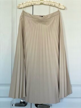 7 For All Mankind Pleated faux leather Midi Skirt in Beige